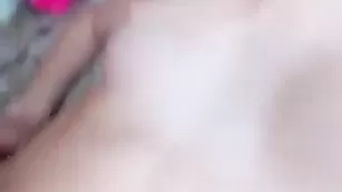 Сисястая малышка нежно теребит киску BlondeGrace