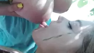 Грудастые шлюшки GreenDollss шалят на природе