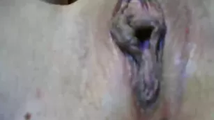 Потаскушка zlatoslava9_9 дрочит киску ближним ракурсом