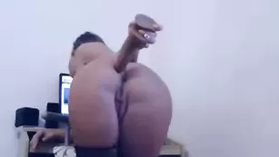 Распутная соска Ginge_4you трахает оба отверстия