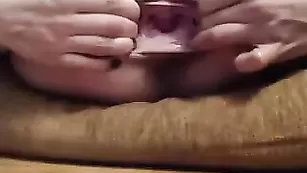 Тощая путана cobra_xxx растягивает обе дырочки