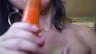 Грудастая пассия ExoticAnneXXX отсасывает фаллос