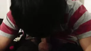 Гибкий гей отсасывает себе член Makoto_Maxim