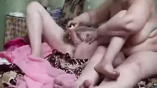 Старушки Ledi501 трахают бритые дырочки