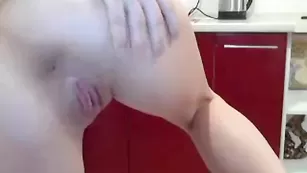 Сочная Nicoletta99 крошка увлажняет свои прелести