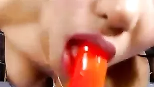 Фаллос в анал SensualLorentи и киску