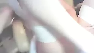 Стерва в чулках sexidetka24 дрочит пизду