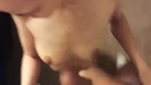 Роскошная miss_bella получает сперму на лицо