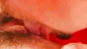 FeetGoddess Поедая волосатую киску крупным планом