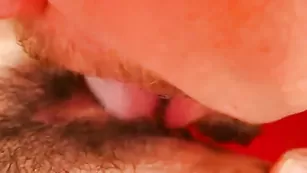 FeetGoddess Поедая волосатую киску крупным планом