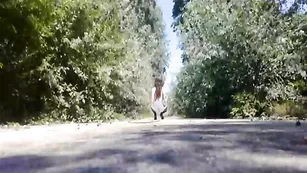 elizaboy Elizaboy разгуливает в женском прикиде в парке Пазарджика