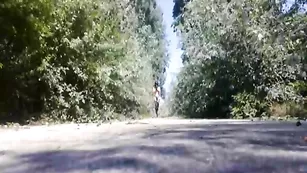 elizaboy Elizaboy разгуливает в женском прикиде в парке Пазарджика