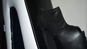 Дикая штучка Imperatriza развратно позирует