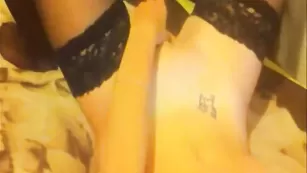 Blondik_Kruk Играю с киской в черных чулках