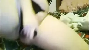 Жопастая краля milfmommy трахает анус