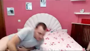 Худая сучка LoveToSwing скачет на пенисе