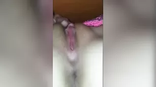 Озабоченная леди vaneskaxxx трахает письку