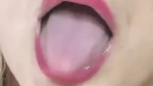 SandraTay Знойная Сандра и ее горячий сексуальный язычок