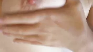 vikkiy Игра с сосочком