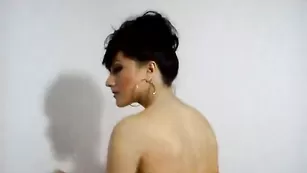 Худая нимфа lollyta4you позирует в трусиках