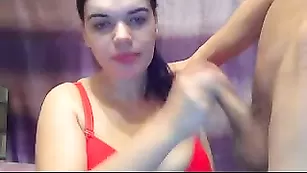 Брюнетка Dayanna дрочит и сосет хуй