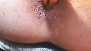 olesia_love Мобильник выпрыгивает из анала