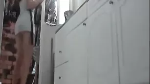 Худенькая самка трахнулась в пизду candyass