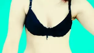 juicygirl Милая девочка расстроилась и всплакнула