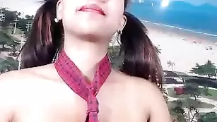 SensualLorent Школьница с большими шоколадными сосками запихивает пальцы анальчик