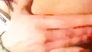 sexybb90 Красотка горячо натирает киску  и сквиртит