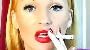 AnastasiaUK Шикарная блондинка с рабочими ртом