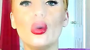 AnastasiaUK Шикарная блондинка с рабочими ртом