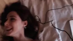 Популярная чикса SexySabotage выебала писечку