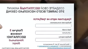 Изысканная jennypoppes трахает себя пальчиками