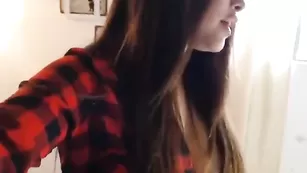 Сисястая школьница melisssa_ шалит в привате