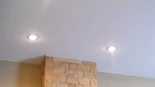 Горячие штучки rock_n_rollas обнажают большие сиськи