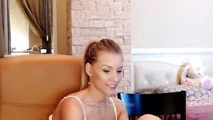 Горячие штучки rock_n_rollas обнажают большие сиськи