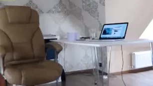 Блонда 69star69 стоит раком