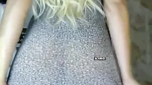 Блонда TAGIRA с вибратором в киске