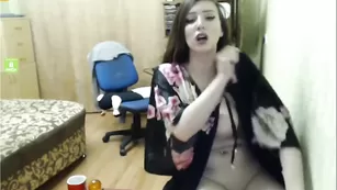 Русская с chaturbate дрочит клитор