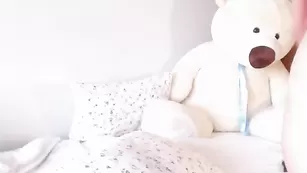 Лесби candy_rocks позируют голые