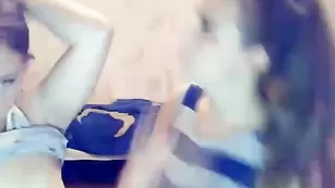 Две дамы SexyKittyShow показывают сиськи