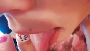 Подружки lettali дрочат киски ногами