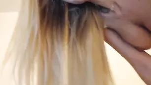 Блонда secretgoddess0 с большими формами