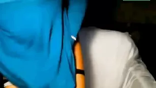 Стройная девочка SexyDianna ласкает бритую писечку