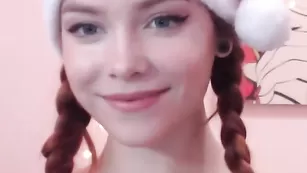 Желанная малая leonzi трахает попку