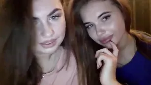 Роскошные телки nemrazi мнут большие сиськи