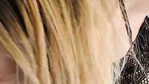 Знойная самка сосет и трахается sweetgirlandbigcock