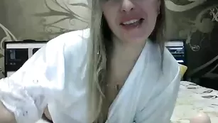 Страстная путана мастурбирует пизду mila783