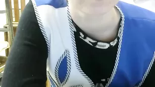 Рыжая шалава minimiki развлекается с вибратором